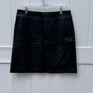LOFT Women’s Faux Leather side split skirt. Black Size 10P